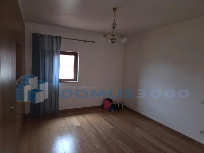 Moradia T5 para Venda em Folhadela Foto 11