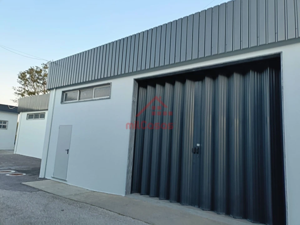 Armazém para Arrendamento em Ponte do Rol Foto 1