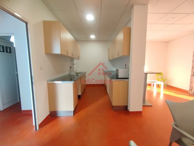 Armazém para Arrendamento em Ponte do Rol Foto 2