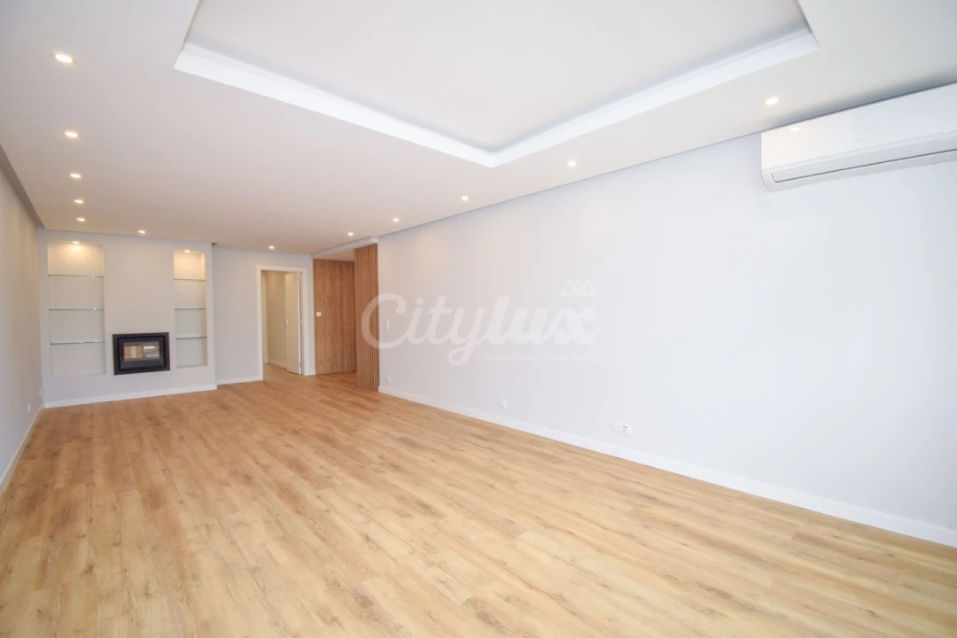 Apartamento T3 para Venda em Cascais e Estoril Foto 1