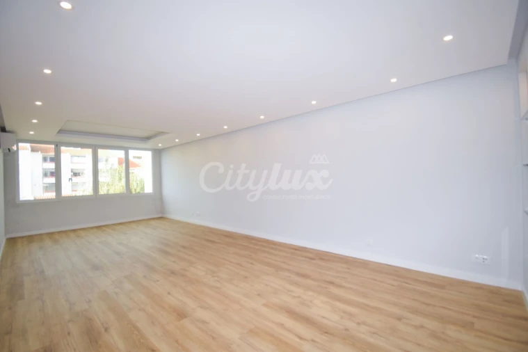 Apartamento T3 para Venda em Cascais e Estoril Foto 3