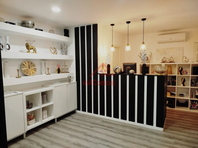 Loja para Arrendamento em Lumiar