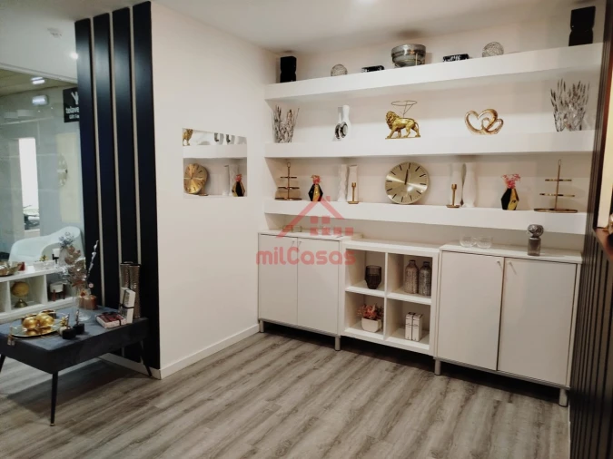 Loja para Arrendamento em Lumiar Foto 4