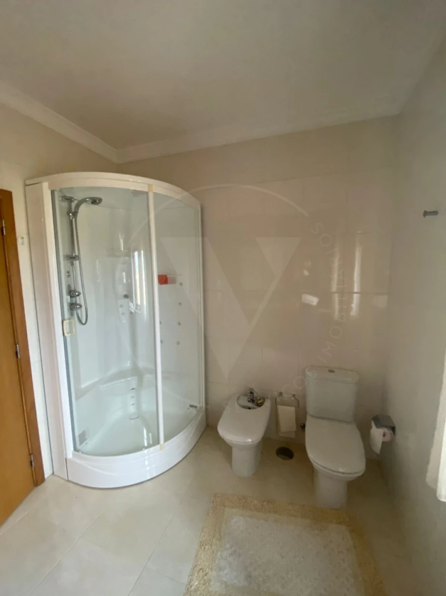 Moradia T5 para Venda em Nogueira e Ermida Foto 11