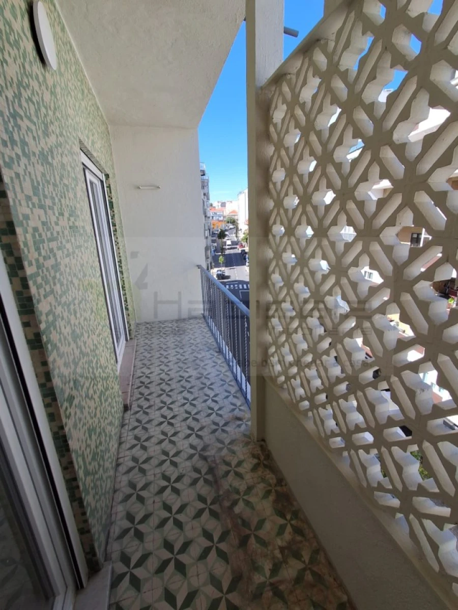 Apartamento T2 para Venda em Almada, Cova da Piedade, Pragal e Cacilhas Foto 2