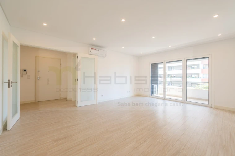 Apartamento T2 para Venda em Odivelas Foto 4