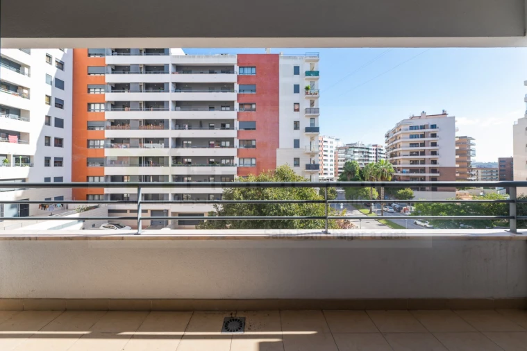 Apartamento T2 para Venda em Odivelas Foto 5