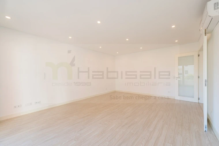 Apartamento T2 para Venda em Odivelas Foto 7