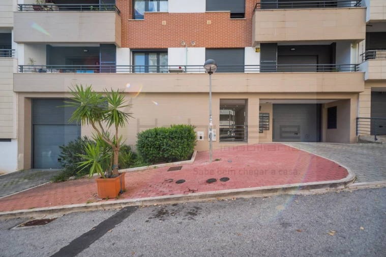 Apartamento T2 para Venda em Odivelas Foto 33