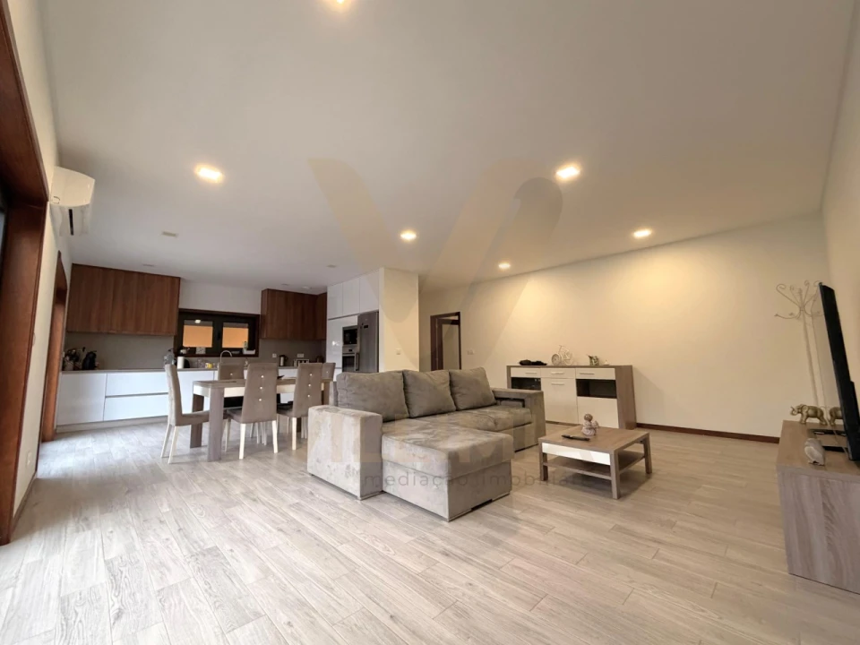 Moradia T3 para Venda em Fornelos e Queijada Foto 7