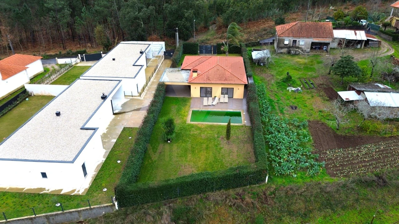 Moradia T3 para Venda em Fornelos e Queijada Foto 2