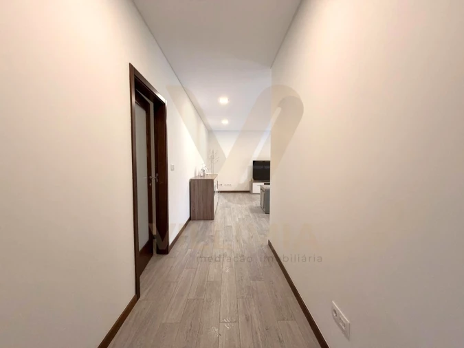 Moradia T3 para Venda em Fornelos e Queijada Foto 4