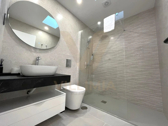 Moradia T4 para Venda em Fornelos e Queijada Foto 33