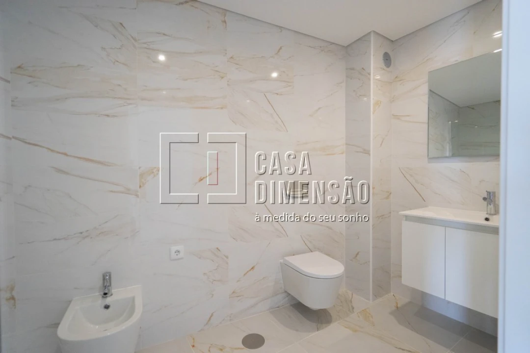 Apartamento T2 para Venda em Corroios Foto 24