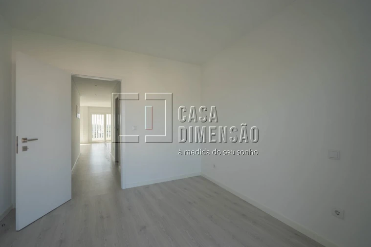 Apartamento T2 para Venda em Corroios Foto 17