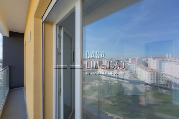 Apartamento T2 para Venda em Corroios Foto 21