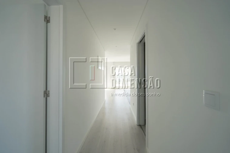 Apartamento T2 para Venda em Corroios Foto 23