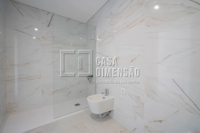 Apartamento T2 para Venda em Corroios Foto 26