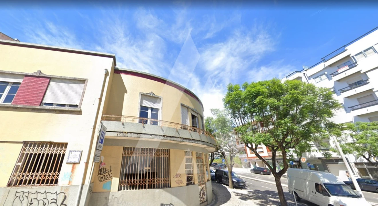 Prédio para Venda em São João da Madeira Foto 1