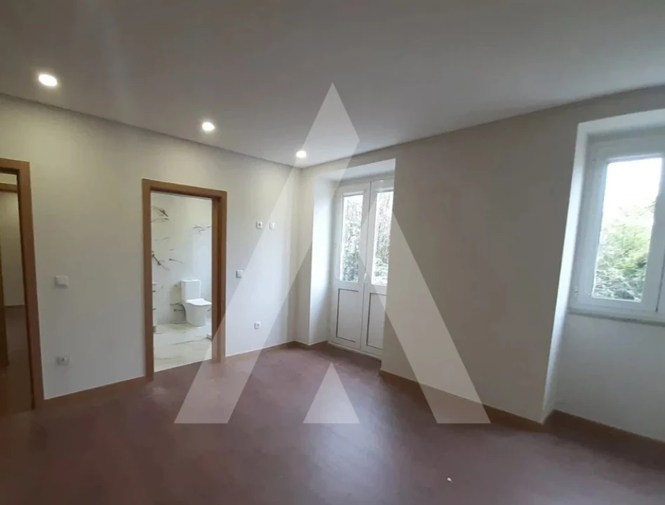 Moradia T3 para Venda em Pinheiro da Bemposta, Travanca e Palmaz Foto 1