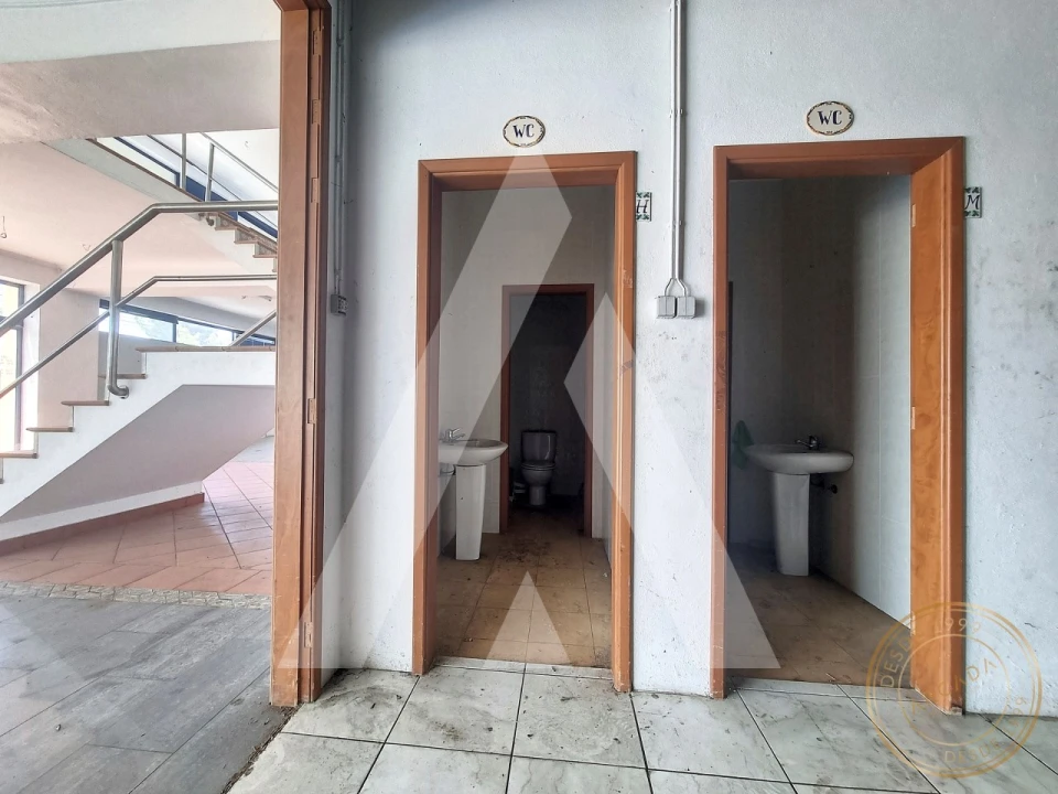 Armazém para Venda em Quinta do Anjo Foto 9