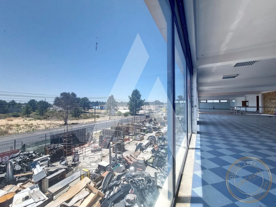 Armazém para Venda em Quinta do Anjo Foto 17