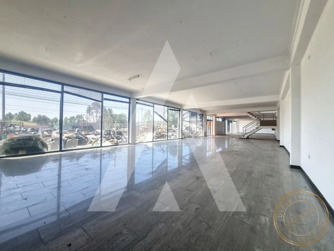 Armazém para Venda em Quinta do Anjo Foto 4