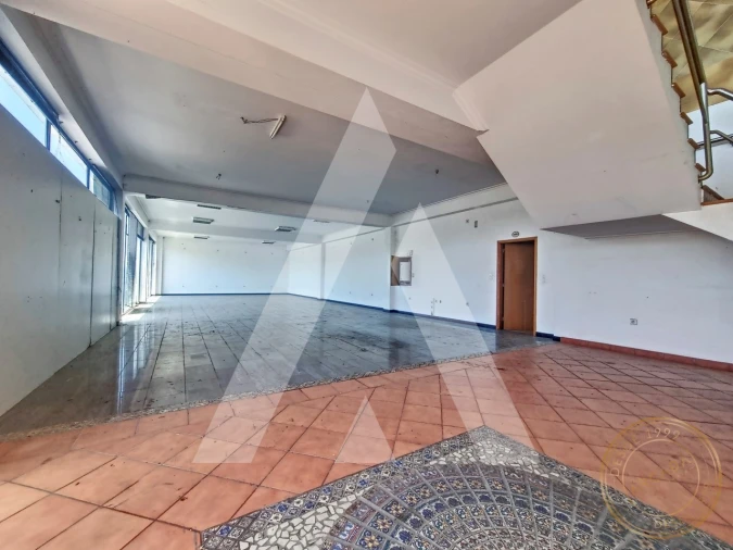 Armazém para Venda em Quinta do Anjo Foto 5