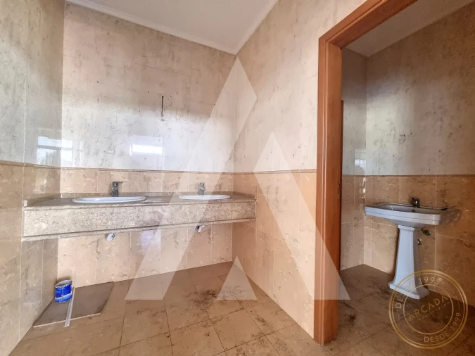 Armazém para Venda em Quinta do Anjo Foto 7