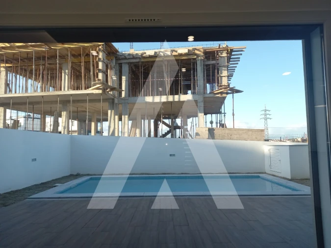 Moradia T5 para Venda em Charneca de Caparica e Sobreda Foto 25