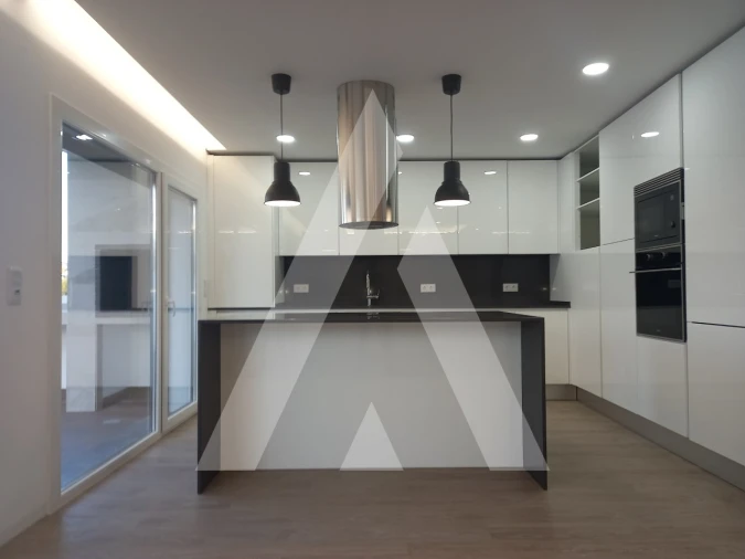 Moradia T5 para Venda em Charneca de Caparica e Sobreda Foto 4