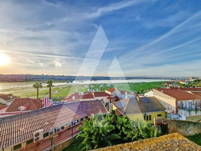 Terreno para Venda em Seixal, Arrentela e Aldeia de Paio Pires Foto 1