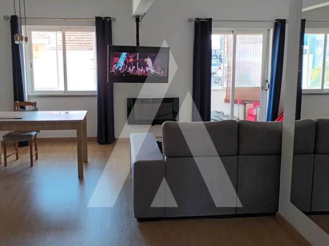 Apartamento T4 para Venda em Laranjeiro e Feijó Foto 4