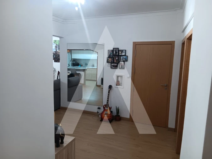 Apartamento T4 para Venda em Laranjeiro e Feijó Foto 9
