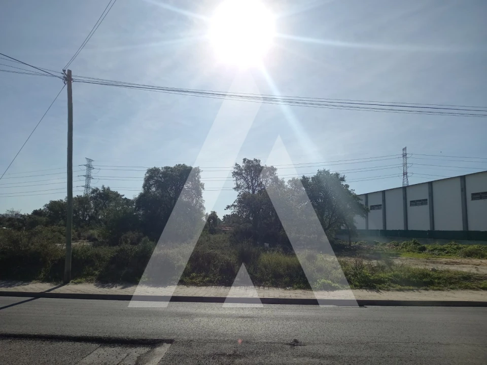 Terreno para Venda em Seixal, Arrentela e Aldeia de Paio Pires Foto 1