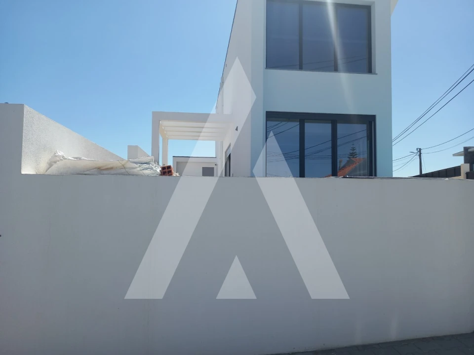 Moradia T4 para Venda em Fernao Ferro Foto 30