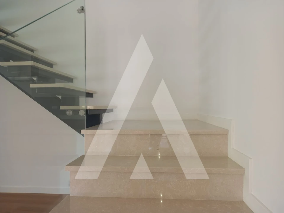 Moradia T4 para Venda em Fernao Ferro Foto 21