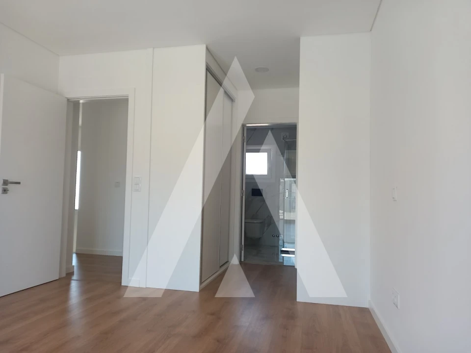 Moradia T4 para Venda em Fernao Ferro Foto 3