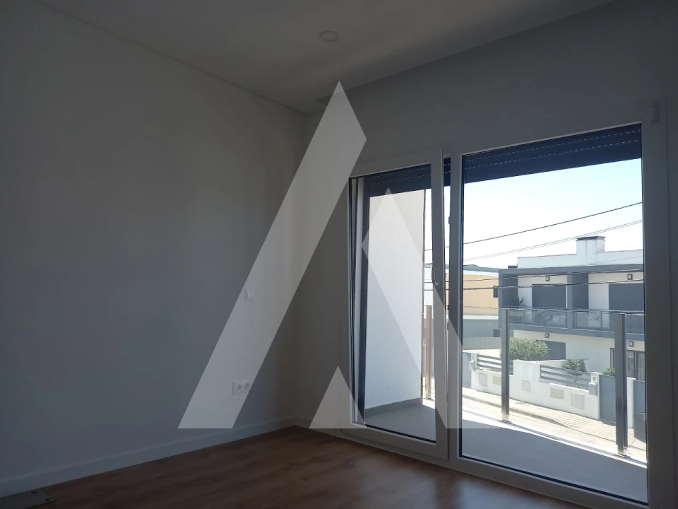 Moradia T4 para Venda em Fernao Ferro Foto 5