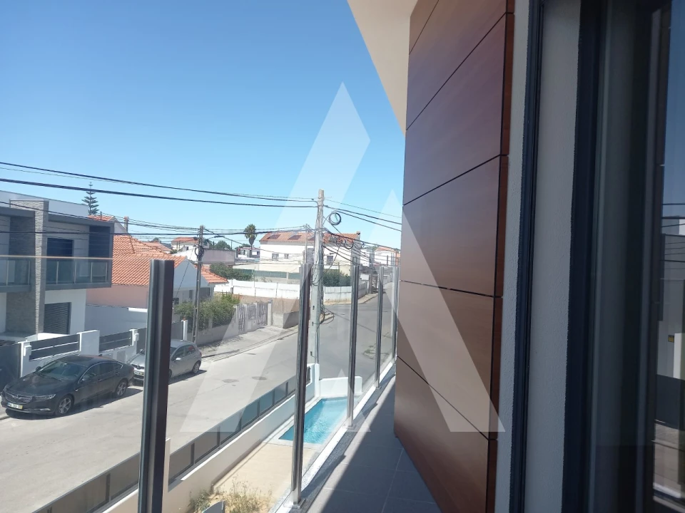 Moradia T4 para Venda em Fernao Ferro Foto 12