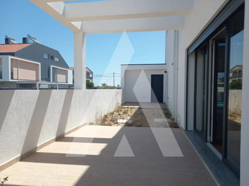 Moradia T4 para Venda em Fernao Ferro Foto 25