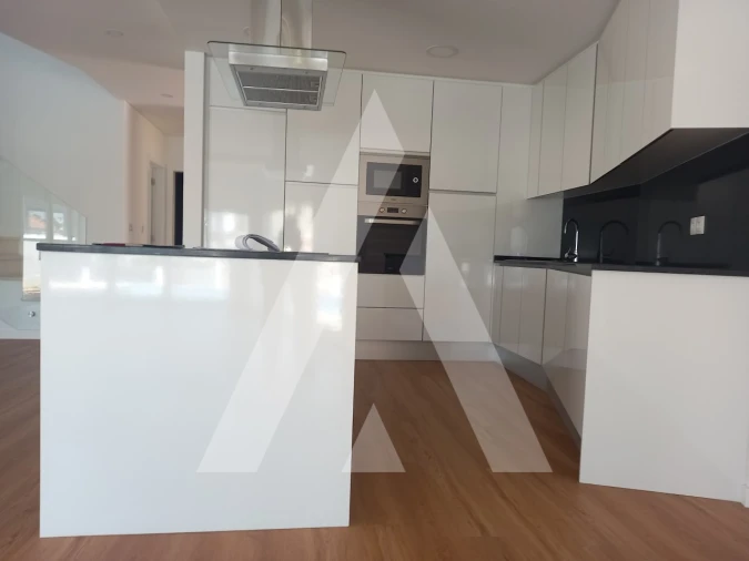 Moradia T4 para Venda em Fernao Ferro Foto 7