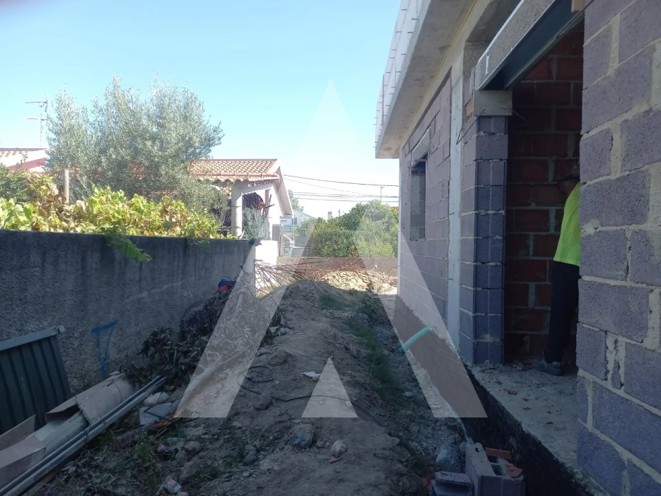 Moradia T4 para Venda em Fernao Ferro Foto 27