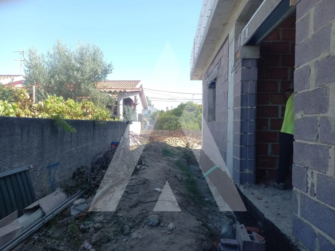 Moradia T4 para Venda em Fernao Ferro Foto 27