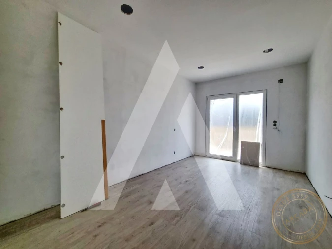 Moradia T4 para Venda em Fernao Ferro Foto 1