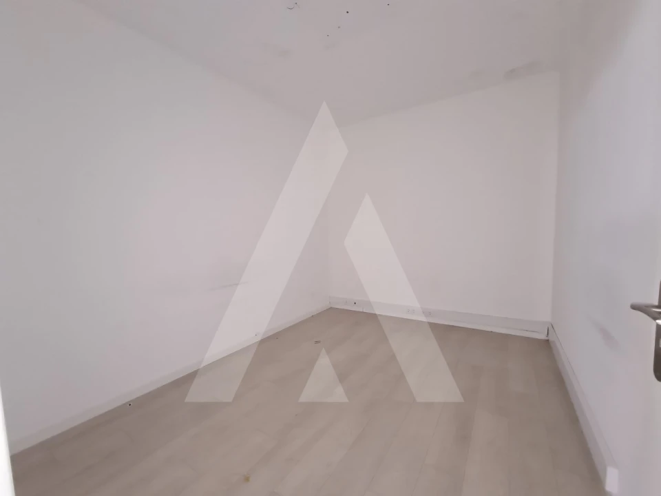 Loja para Arrendamento em Aradas Foto 6