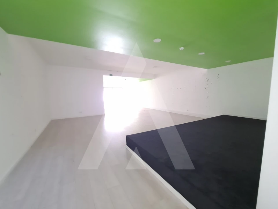 Loja para Arrendamento em Aradas Foto 4