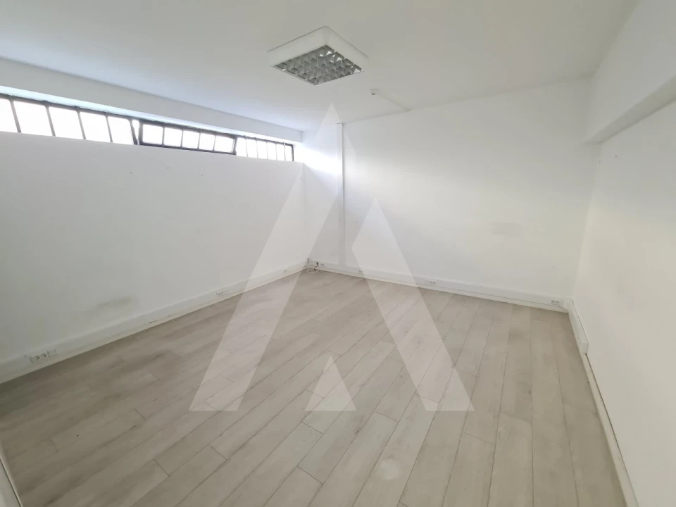 Loja para Arrendamento em Aradas Foto 10