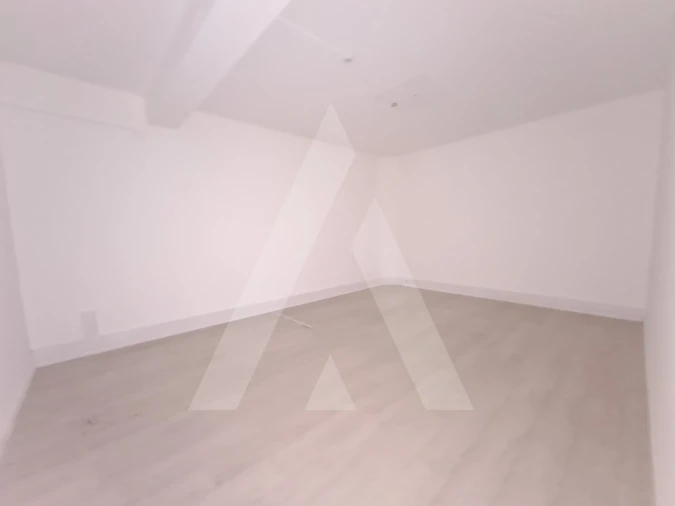 Loja para Arrendamento em Aradas Foto 7