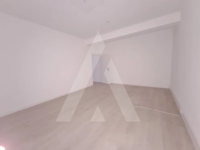 Loja para Arrendamento em Aradas Foto 8